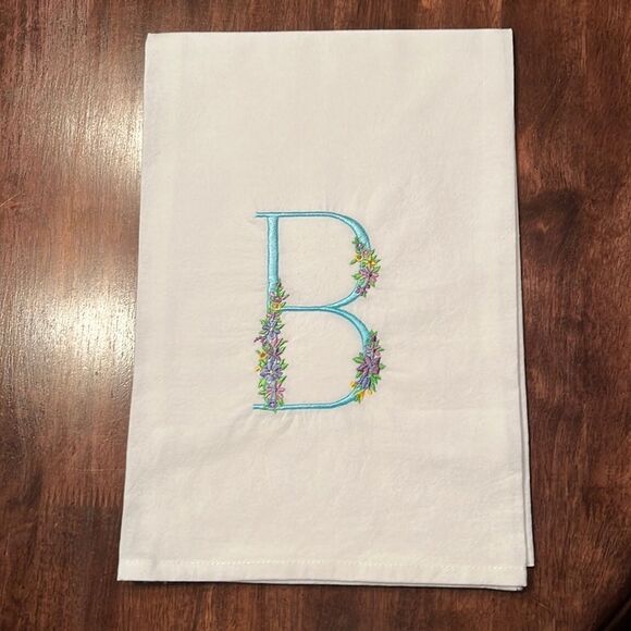 Embroidered DG Collections 100% Cotton 27"x27" Flour “B” Monogram Towel - Picture 2 of 7